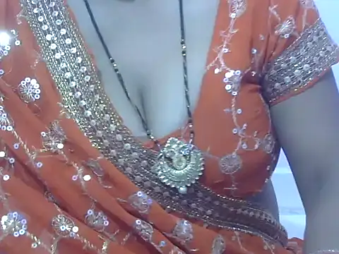 Snapshot of HOT-SEEMAA chatting on May 3, 2026, 11:30 pm HOT-SEEMAA online show from May 3, 2026, 11:30 pm