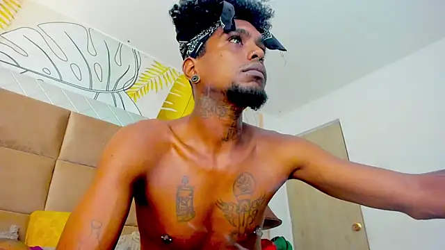 bigblackhotx1 online show from September 28, 2025, 2:46 pm