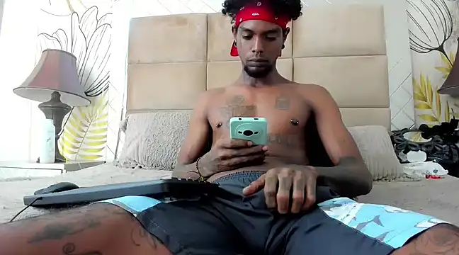 bigblackhotx1 online show from February 25, 2025, 6:58 am