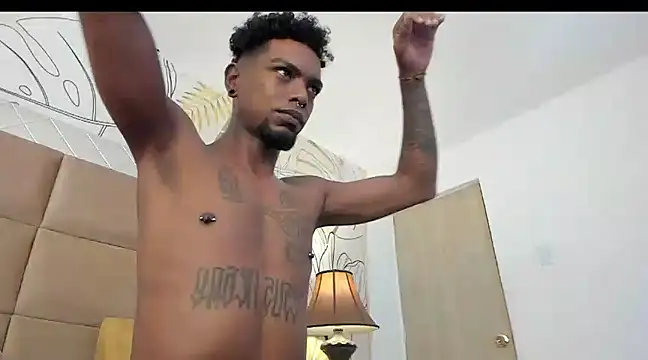 bigblackhotx1 online show from December 6, 2024, 1:16 pm