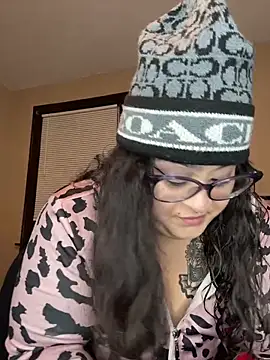 Snapshot of tillymarie34 chatting on December 21, 2025, 2:13 am tillymarie34 online show from December 21, 2025, 2:13 am