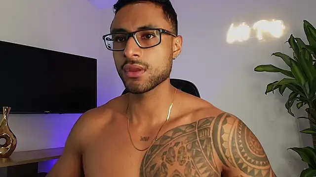 LiamGarcia1 online show from December 22, 2025, 2:17 pm