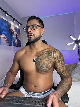 LiamGarcia1 online show from May 19, 2026, 2:46 pm
