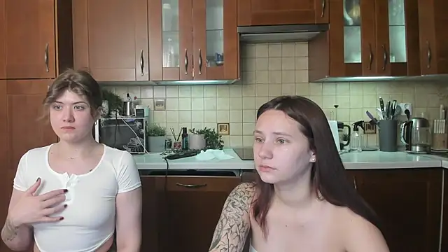 HotCaramellsTV online show from June 26, 2026, 8:20 am