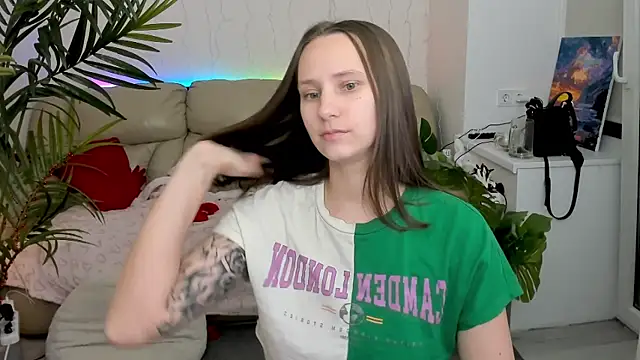 HotCaramellsTV online show from March 2, 2025, 4:03 pm