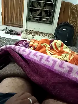 Snapshot of pintuS40 chatting on February 24, 2025, 11:52 pm pintuS40 online show from February 24, 2025, 11:52 pm