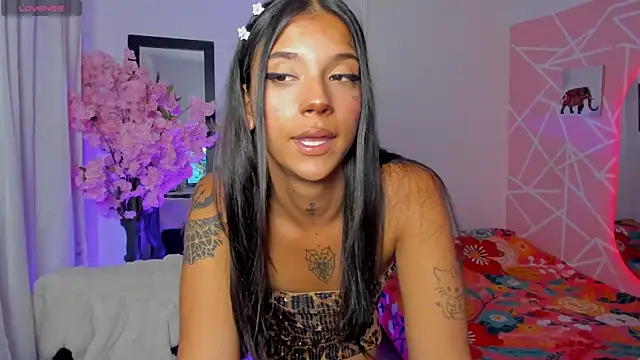 Snapshot of CoralRigan chatting on October 27, 2025, 2:34 am CoralRigan online show from October 27, 2025, 2:34 am