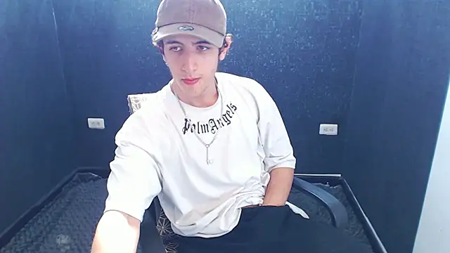 Kerverr  online show from November 7, 2025, 8:24 pm