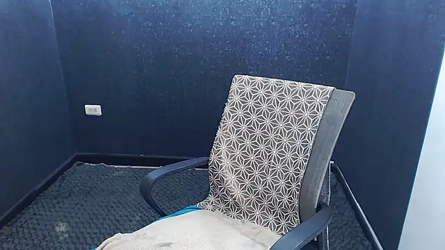 Kerverr  online show from November 16, 2025, 4:12 pm