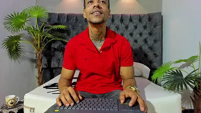 Snapshot of Salomon_koude chatting on May 5, 2026, 2:42 pm Salomon koude online show from May 5, 2026, 2:42 pm
