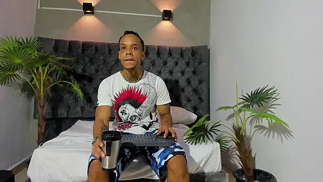 Snapshot of Salomon_koude chatting on April 27, 2026, 1:31 pm Salomon koude online show from April 27, 2026, 1:31 pm