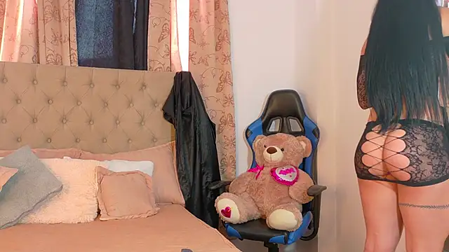 Snapshot of GeorginaHills chatting on October 28, 2025, 8:30 pm GeorginaHills online show from October 28, 2025, 8:30 pm