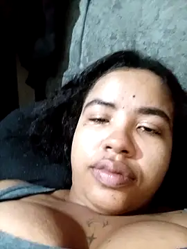 Snapshot of latetona38 chatting on December 18, 2025, 2:10 pm latetona38 online show from December 18, 2025, 2:10 pm