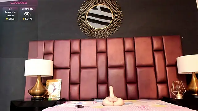 ElisabethMassey online show from February 28, 2025, 3:37 am