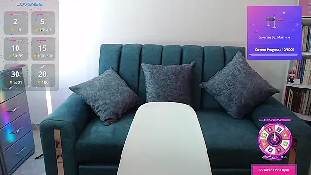 Snapshot of Natalie_coxx chatting on December 10, 2024, 9:43 pm Natalie coxx online show from December 10, 2024, 9:43 pm