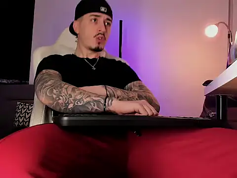 Snapshot of uptomatty chatting on January 19, 2026, 7:45 am uptomatty online show from January 19, 2026, 7:45 am