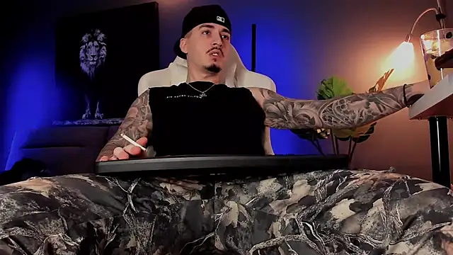 Snapshot of uptomatty chatting on February 9, 2026, 7:50 am uptomatty online show from February 9, 2026, 7:50 am