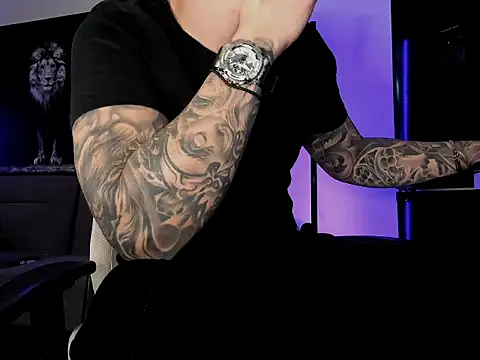 Snapshot of uptomatty chatting on November 16, 2025, 7:57 am uptomatty online show from November 16, 2025, 7:57 am