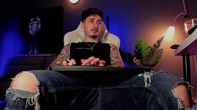 uptomatty online show from March 18, 2026, 7:33 am