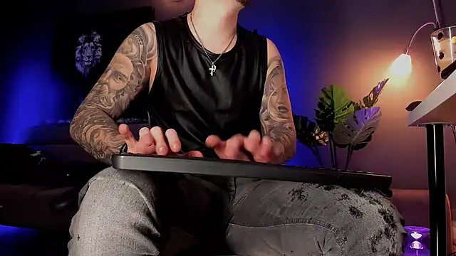 Snapshot of uptomatty chatting on February 28, 2026, 7:41 am uptomatty online show from February 28, 2026, 7:41 am