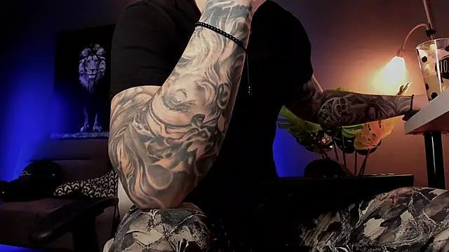 Snapshot of uptomatty chatting on February 5, 2026, 7:48 am uptomatty online show from February 5, 2026, 7:48 am