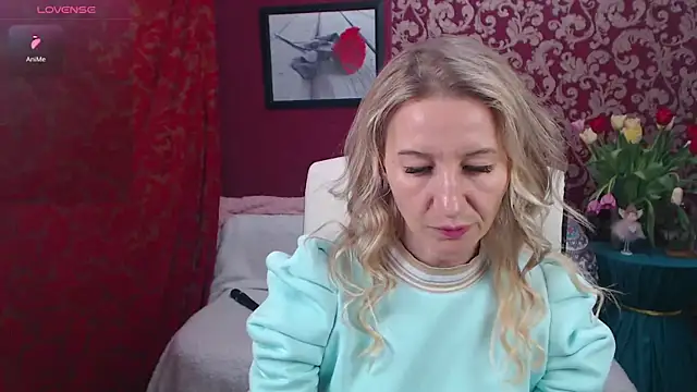 Snapshot of Sofia_Soul chatting on March 9, 2025, 7:48 pm Sofia Soul online show from March 9, 2025, 7:48 pm