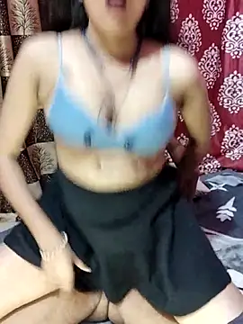 Snapshot of WetPussyDesiGirl chatting on November 17, 2025, 4:44 pm WetPussyDesiGirl online show from November 17, 2025, 4:44 pm