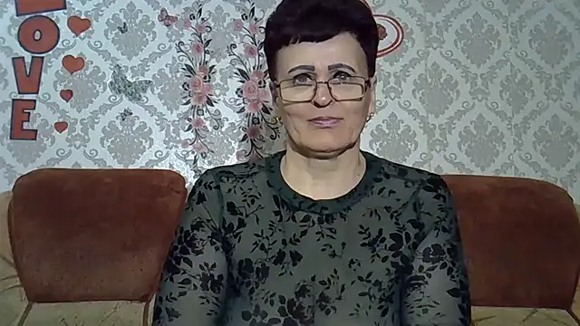Snapshot of PaulaGolden chatting on April 21, 2026, 7:31 pm PaulaGolden online show from April 21, 2026, 7:31 pm