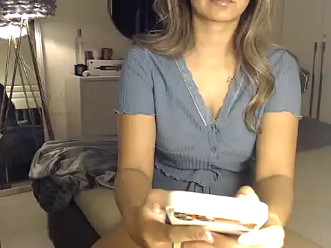 Snapshot of trippy_tina chatting on June 9, 2026, 8:48 am trippy tina online show from June 9, 2026, 8:48 am