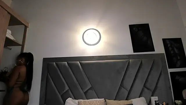 brenda nova18 online show from March 24, 2026, 9:26 pm