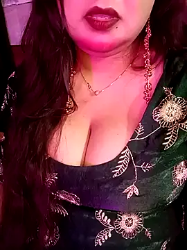 Snapshot of Suhanakhan00 chatting on March 15, 2026, 6:42 am Suhanakhan00 online show from March 15, 2026, 6:42 am