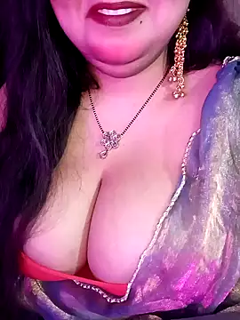 Suhanakhan00 online show from February 13, 2026, 7:58 pm