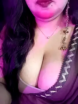Snapshot of Suhanakhan00 chatting on April 12, 2026, 6:55 pm Suhanakhan00 online show from April 12, 2026, 6:55 pm