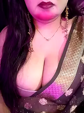 Snapshot of Suhanakhan00 chatting on March 18, 2026, 7:48 pm Suhanakhan00 online show from March 18, 2026, 7:48 pm