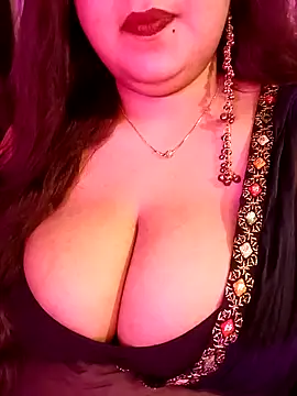 Snapshot of Suhanakhan00 chatting on May 1, 2026, 5:29 pm Suhanakhan00 online show from May 1, 2026, 5:29 pm