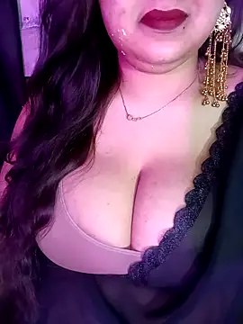 Snapshot of Suhanakhan00 chatting on May 27, 2026, 12:34 pm Suhanakhan00 online show from May 27, 2026, 12:34 pm
