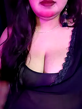 Snapshot of Suhanakhan00 chatting on April 8, 2026, 9:00 am Suhanakhan00 online show from April 8, 2026, 9:00 am