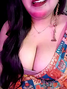 Snapshot of Suhanakhan00 chatting on March 12, 2026, 6:50 am Suhanakhan00 online show from March 12, 2026, 6:50 am