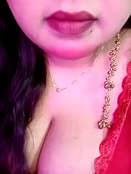 Snapshot of Suhanakhan00 chatting on March 7, 2026, 6:20 am Suhanakhan00 online show from March 7, 2026, 6:20 am