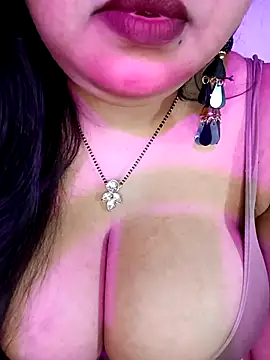 Suhanakhan00 online show from November 14, 2025, 5:16 pm