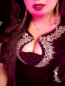 Snapshot of Suhanakhan00 chatting on March 16, 2026, 7:12 am Suhanakhan00 online show from March 16, 2026, 7:12 am