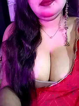 Snapshot of Suhanakhan00 chatting on April 11, 2026, 8:07 am Suhanakhan00 online show from April 11, 2026, 8:07 am