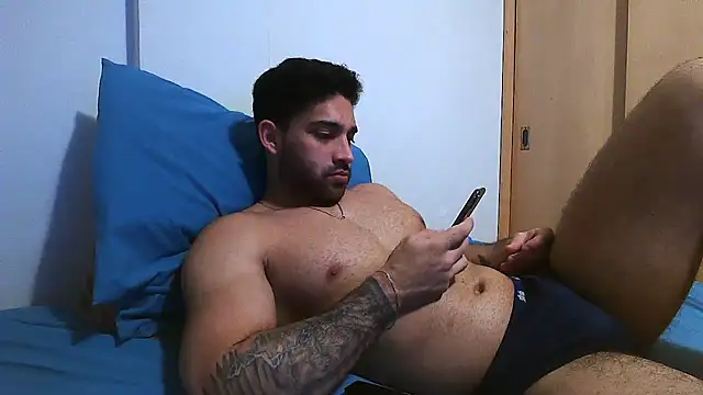 Snapshot of macho_fit chatting on October 22, 2025, 11:58 pm macho fit online show from October 22, 2025, 11:58 pm