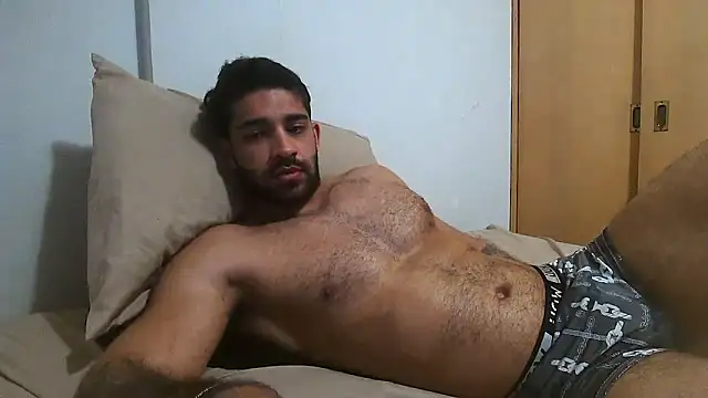 Snapshot of macho_fit chatting on November 18, 2025, 6:44 pm macho fit online show from November 18, 2025, 6:44 pm