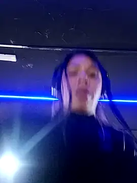 Snapshot of Karenn12 chatting on October 31, 2025, 2:19 am Karenn12 online show from October 31, 2025, 2:19 am