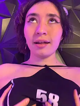 Snapshot of Sophie_LS chatting on December 21, 2025, 3:41 am Sophie LS online show from December 21, 2025, 3:41 am