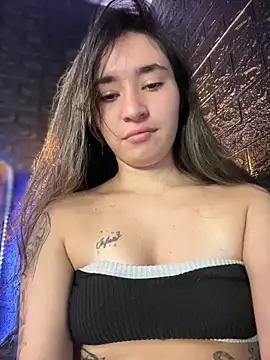 Snapshot of Sophie_LS chatting on December 17, 2025, 8:25 pm Sophie LS online show from December 17, 2025, 8:25 pm