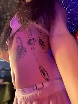 Sophie LS online show from December 4, 2025, 2:32 am