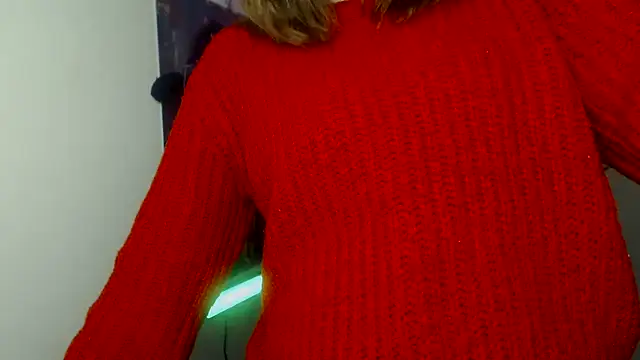 Snapshot of StellaCRL chatting on February 3, 2026, 1:27 pm StellaCRL online show from February 3, 2026, 1:27 pm