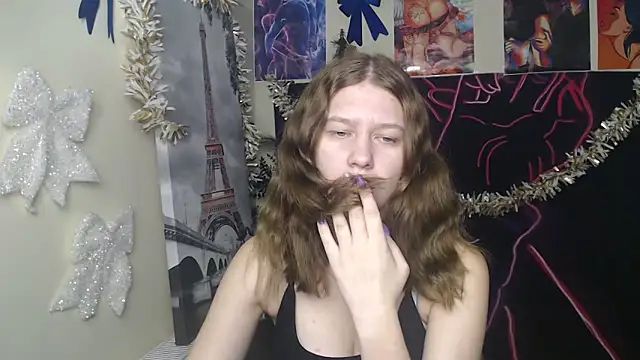 Snapshot of StellaCRL chatting on December 18, 2025, 6:34 pm StellaCRL online show from December 18, 2025, 6:34 pm